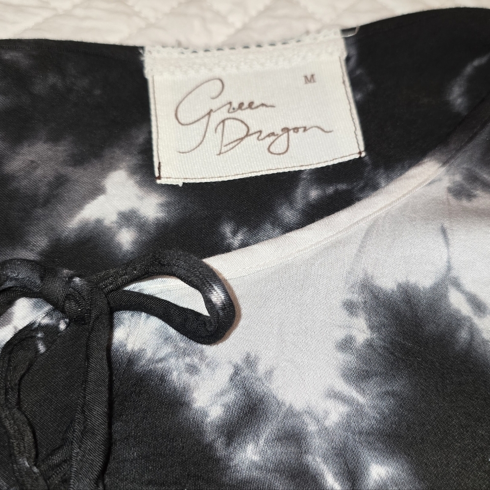 Green Dragon NWT Black And White Tie-Dye Romper/Shorts Women's Size Medium - Picture 10 of 13